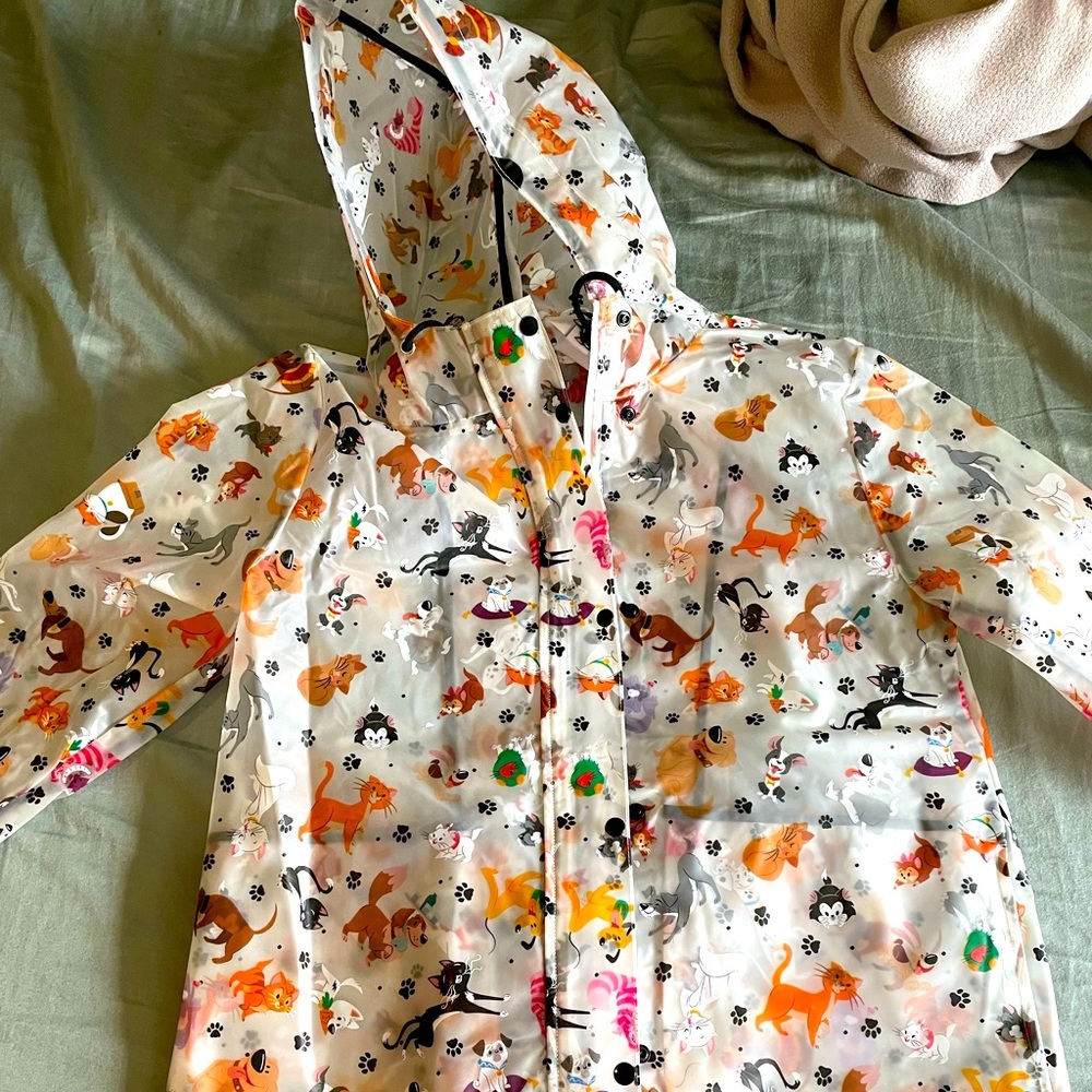 Disney’s Cats and Dogs Raincoat Size Small